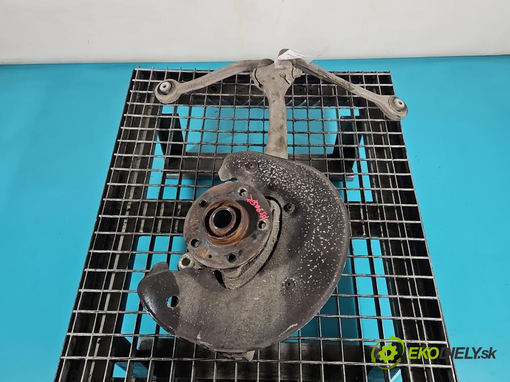 Audi A4 B8 2007-2015 2.0 tdi 143 HP manual 105 kW 1968 cm3 5- náboj pravé  (Náboj kolesa)