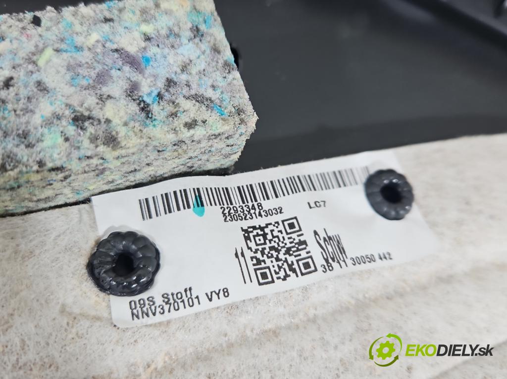 Skoda Scala 2019- 1.5 TSI 150 HP manual 110 kW 1498 cm3 5- Čalounictví: dvere predné ľavé