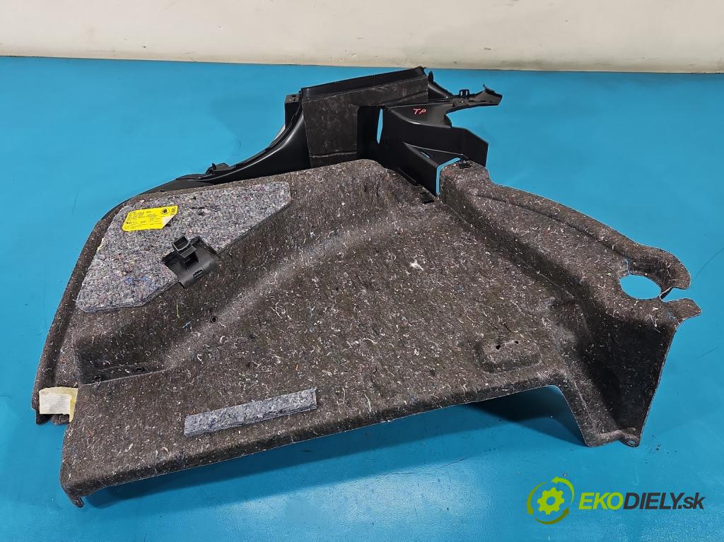 Skoda Scala 2019- 1.5 TSI 150 HP manual 110 kW 1498 cm3 5- Čalounictví: kufra: pravé 657867428D