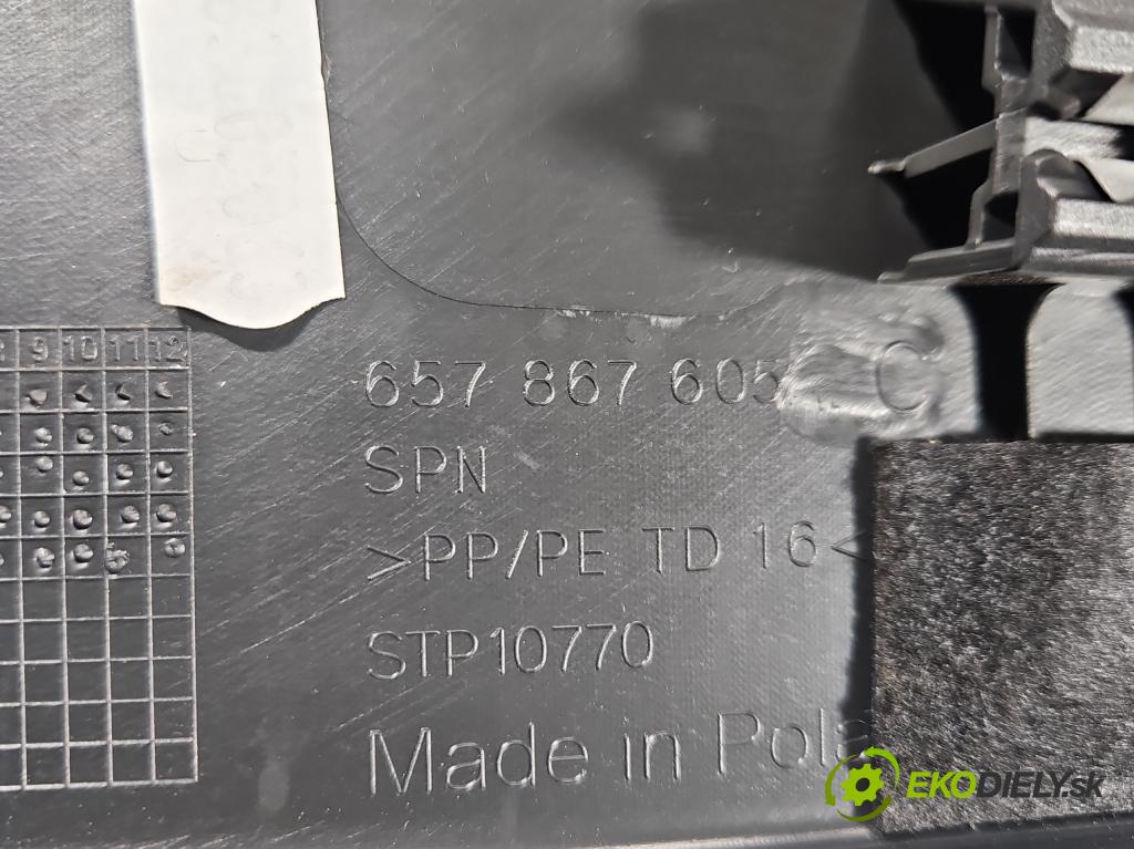 Skoda Scala 2019- 1.5 TSI 150 HP manual 110 kW 1498 cm3 5- Čalounictví: kufrové dvere 657867605