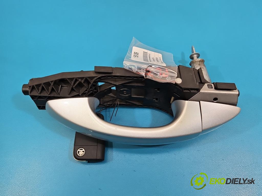 Skoda Scala 2019- 1.5 TSI 150 HP manual 110 kW 1498 cm3 5- rukoväť predné ľavé mimo: 5N0837885H (Kľučka dverí vonkajšia predná ľavá)