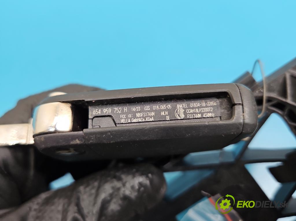 Skoda Scala 2019- 1.5 TSI 150 HP manual 110 kW 1498 cm3 5- rukoväť predné ľavé mimo: 5N0837885H (Kľučka dverí vonkajšia predná ľavá)