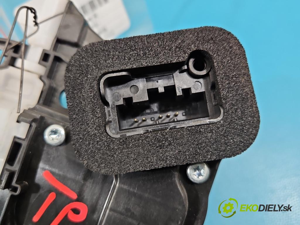 Skoda Scala 2019- 1.5 TSI 150 HP manual 110 kW 1498 cm3 5- zámok zadné pravý 10A839016B