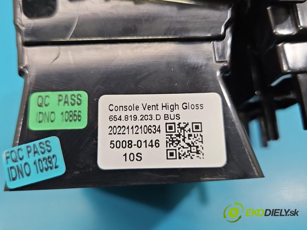 Skoda Scala 2019- 1.5 TSI 150 hp manual 110 kW 1498 cm3 5- Mřížka: topení 654819203D