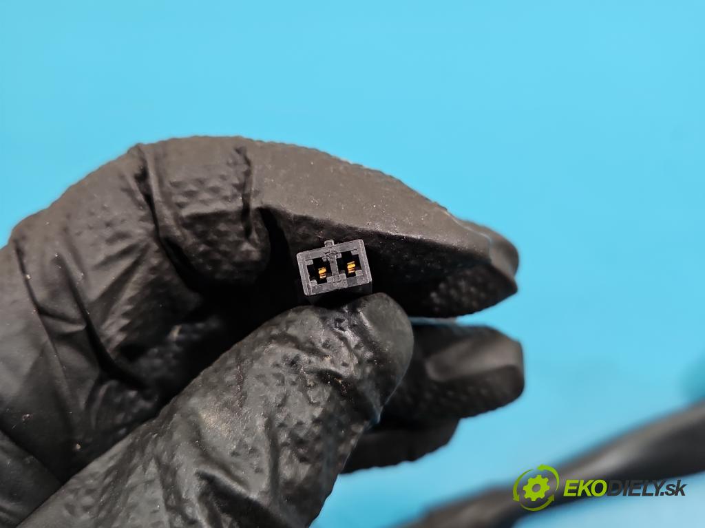 Skoda Scala 2019- 1.5 TSI 150 HP manual 110 kW 1498 cm3 5- pas bezpečnosť: predné ľavý 654857755A