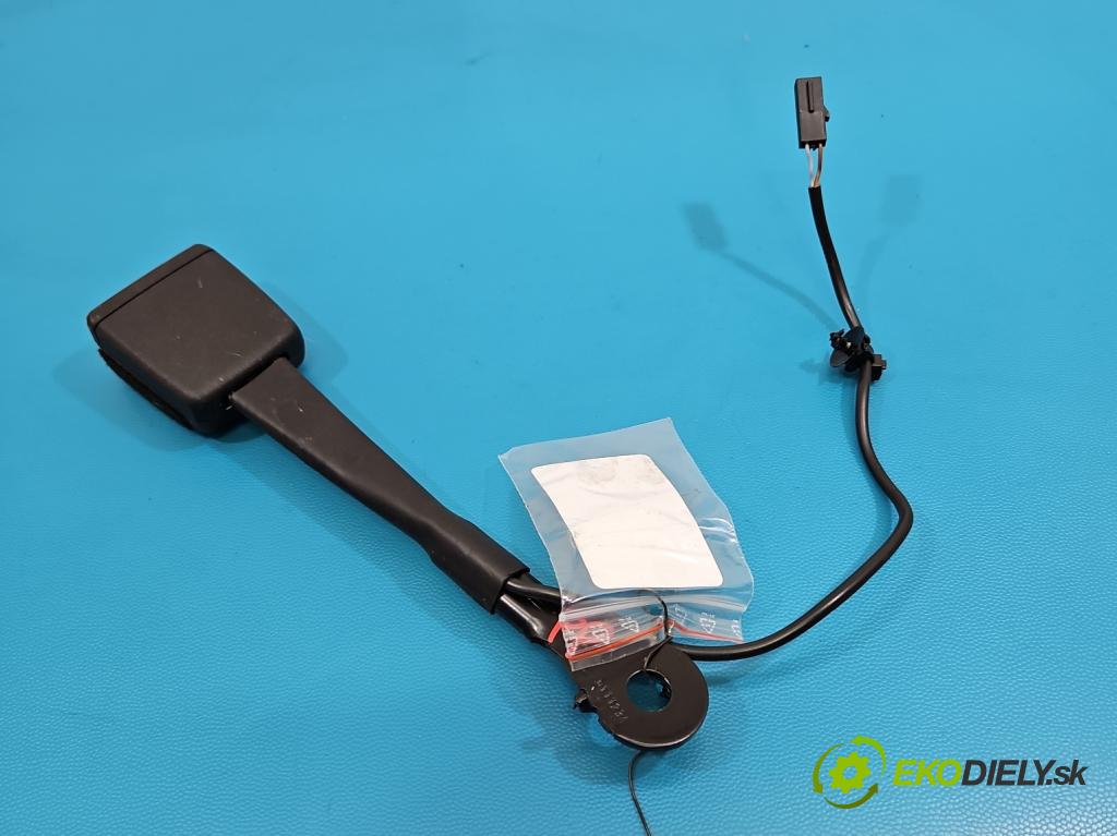 Skoda Scala 2019- 1.5 TSI 150 HP manual 110 kW 1498 cm3 5- pas bezpečnosť: predné pravý 654857755A