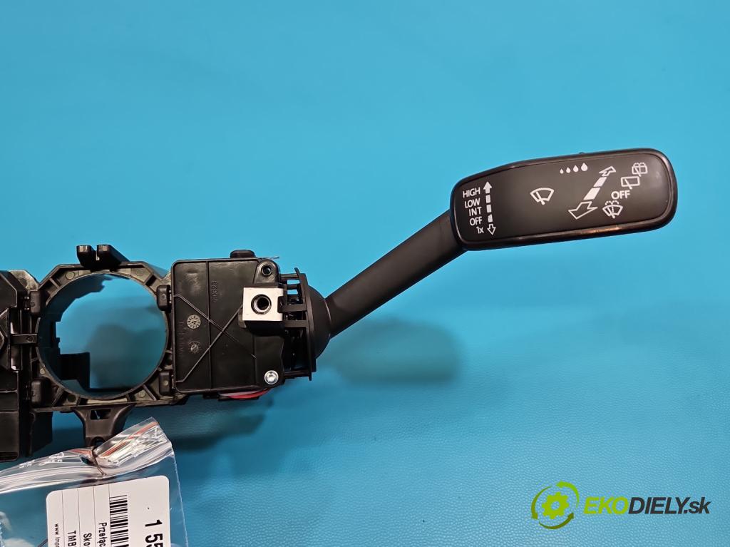 Skoda Scala 2019- 1.5 TSI 150 HP manual 110 kW 1498 cm3 5- prepínač komplex: 2Q0953521AB (Prepínacie páčky pod volantom)