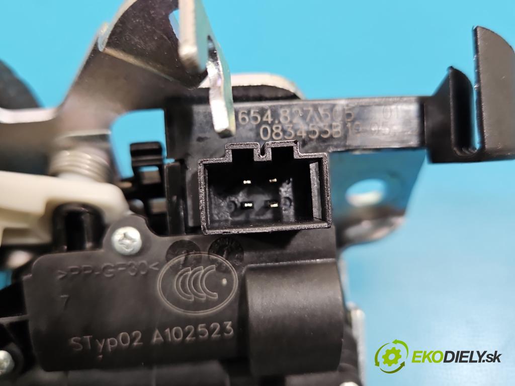 Skoda Scala 2019- 1.5 TSI 150 HP manual 110 kW 1498 cm3 5- zámok kufrové dvere zadné 654827505