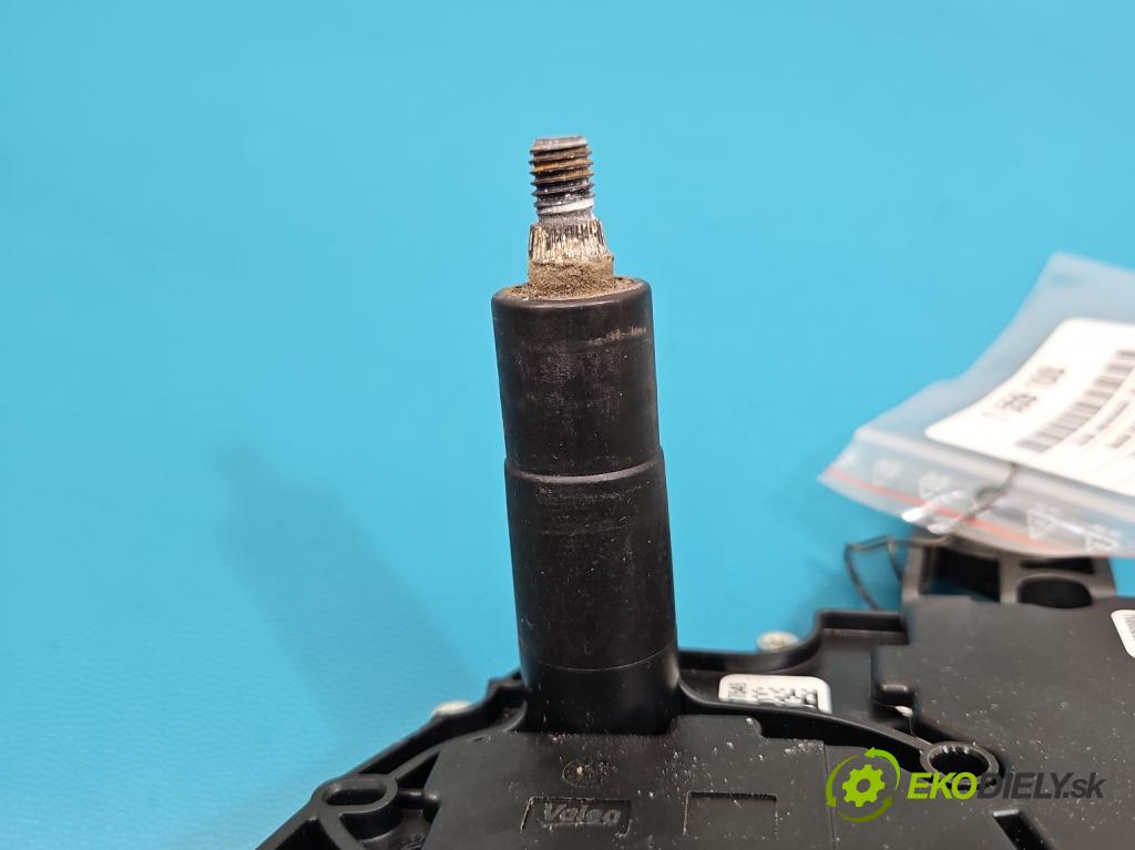 Skoda Scala 2019- 1.5 TSI 150 HP manual 110 kW 1498 cm3 5- motor stieračov zadné 5G0955711C