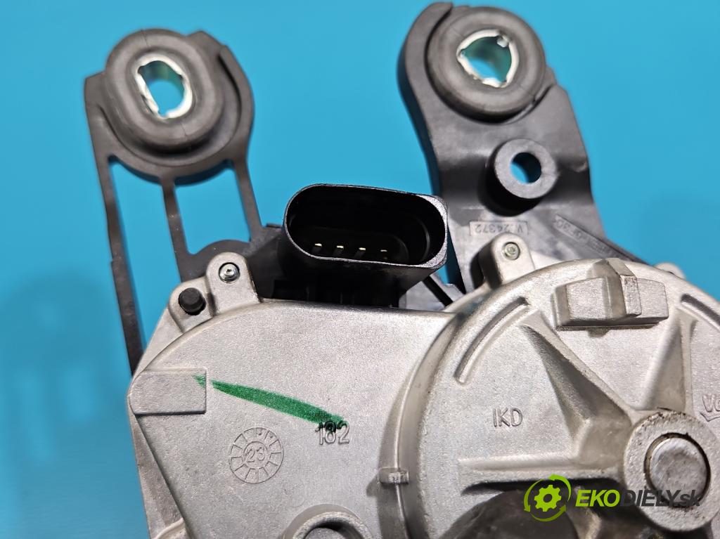 Skoda Scala 2019- 1.5 TSI 150 HP manual 110 kW 1498 cm3 5- motor stieračov zadné 5G0955711C