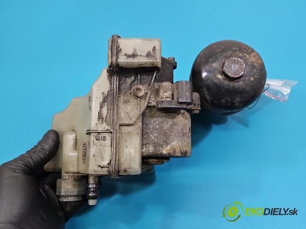 Citroen C4 Grand picasso I 2006-2013 2.0 16V 140 hp automatic 103 kW 1997 cm3 5- čerpadlo hydraulická BM0077947C