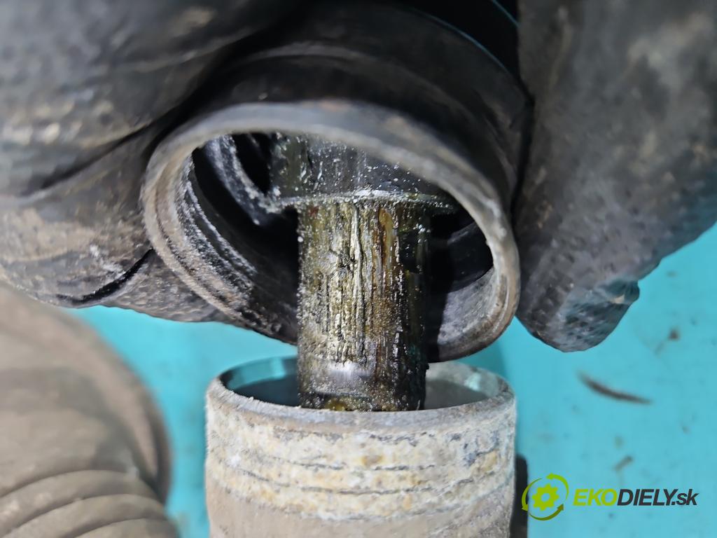 Toyota Aygo 2005-2014 1.0 12V 68 HP manual 50 kW 998 cm3 5- Ozubené kolo: volant LY301320A