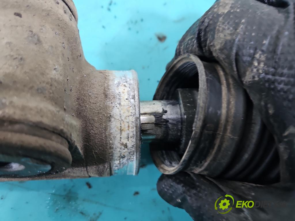 Toyota Aygo 2005-2014 1.0 12V 68 HP manual 50 kW 998 cm3 5- Ozubené kolo: volant LY301320A