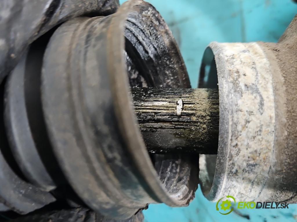 Toyota Aygo 2005-2014 1.0 12V 68 HP manual 50 kW 998 cm3 5- Ozubené kolo: volant LY301320A