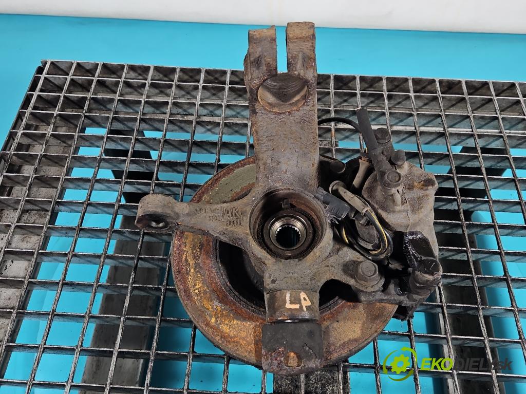 Toyota Aygo 2005-2014 1.0 12V 68 HP manual 50 kW 998 cm3 5- náboj ľavé  (Náboj kolesa)