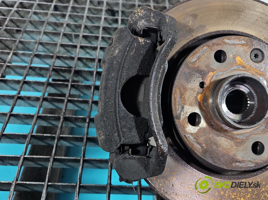 Toyota Aygo 2005-2014 1.0 12V 68 hp manual 50 kW 998 cm3 5- brzdič přední levý  (Klika dveří ostatní)