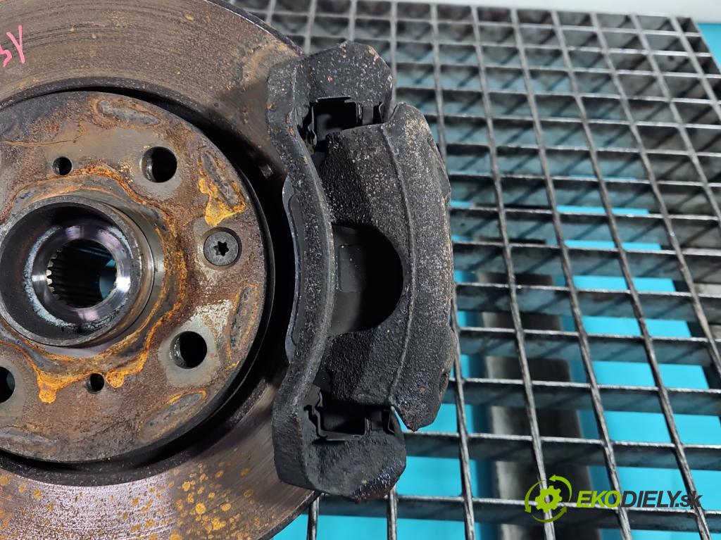 Toyota Aygo 2005-2014 1.0 12V 68 hp manual 50 kW 998 cm3 5- brzdič přední pravý  (Klika dveří ostatní)