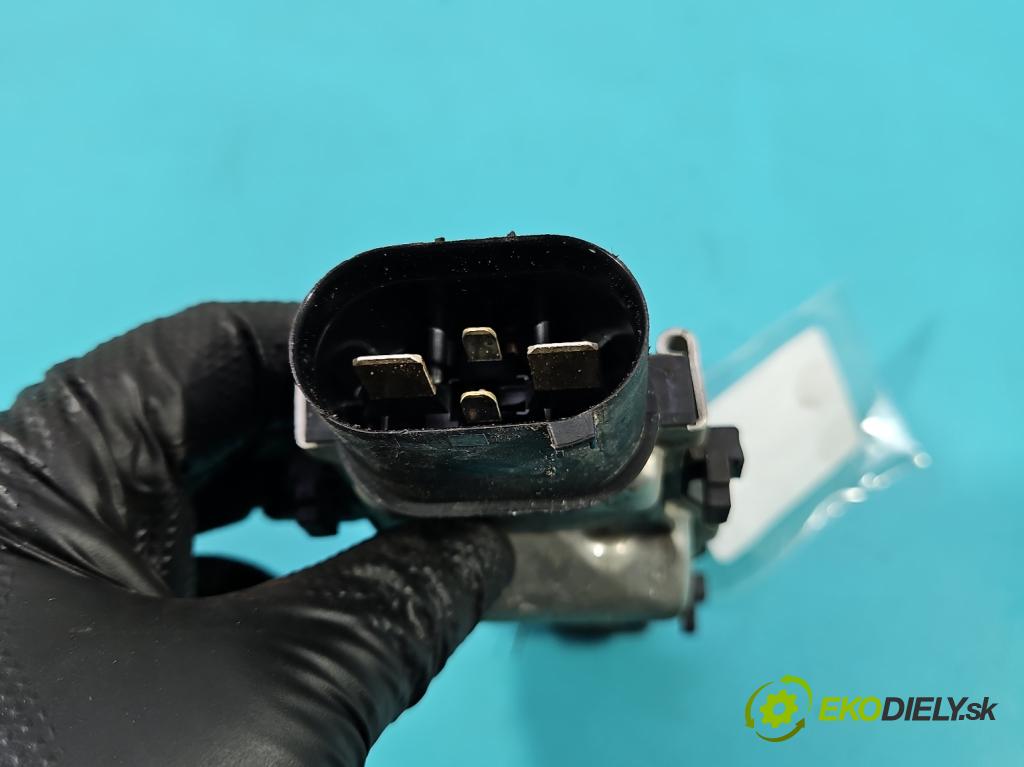 Mercedes B W246  2011-2018 2.1 cdi 136 HP automatic 100 kW 2143 cm3 5- Relé: ventilátoru 1137328656