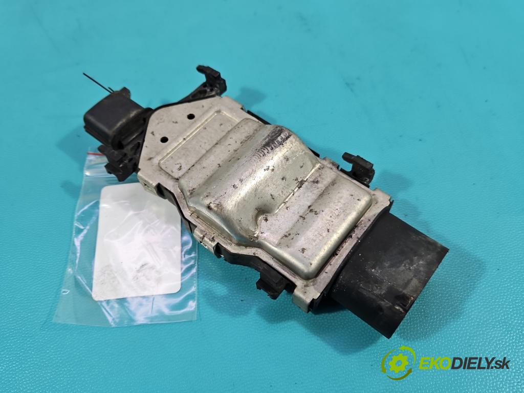 Mercedes B W246  2011-2018 2.1 cdi 136 HP automatic 100 kW 2143 cm3 5- Relé: ventilátoru 1137328656