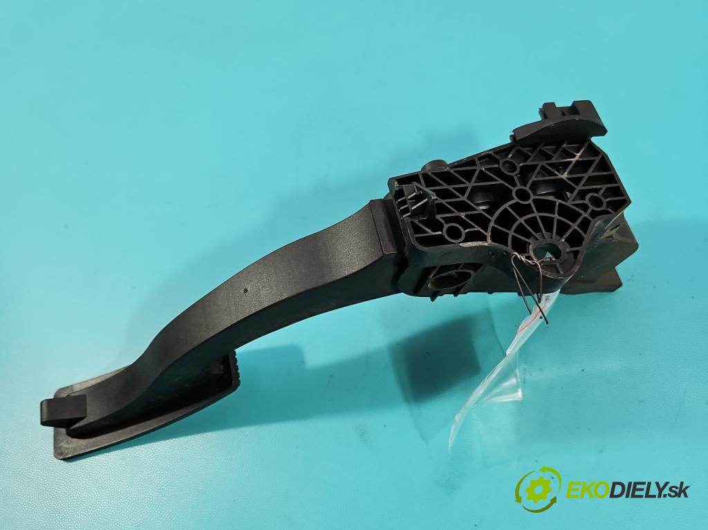 Mercedes B W246  2011-2018 2.1 cdi 136 HP automatic 100 kW 2143 cm3 5- pedal plyn potenciometr: A2463001404