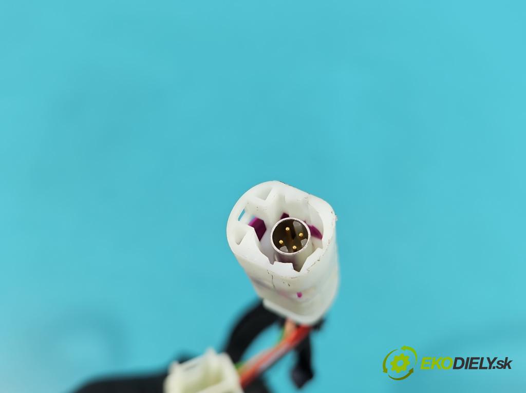 Mercedes B W246  2011-2018 2.1 cdi 136hp automatic 100 kW 2143 cm3 5- Kamera cúvaní A2469052303