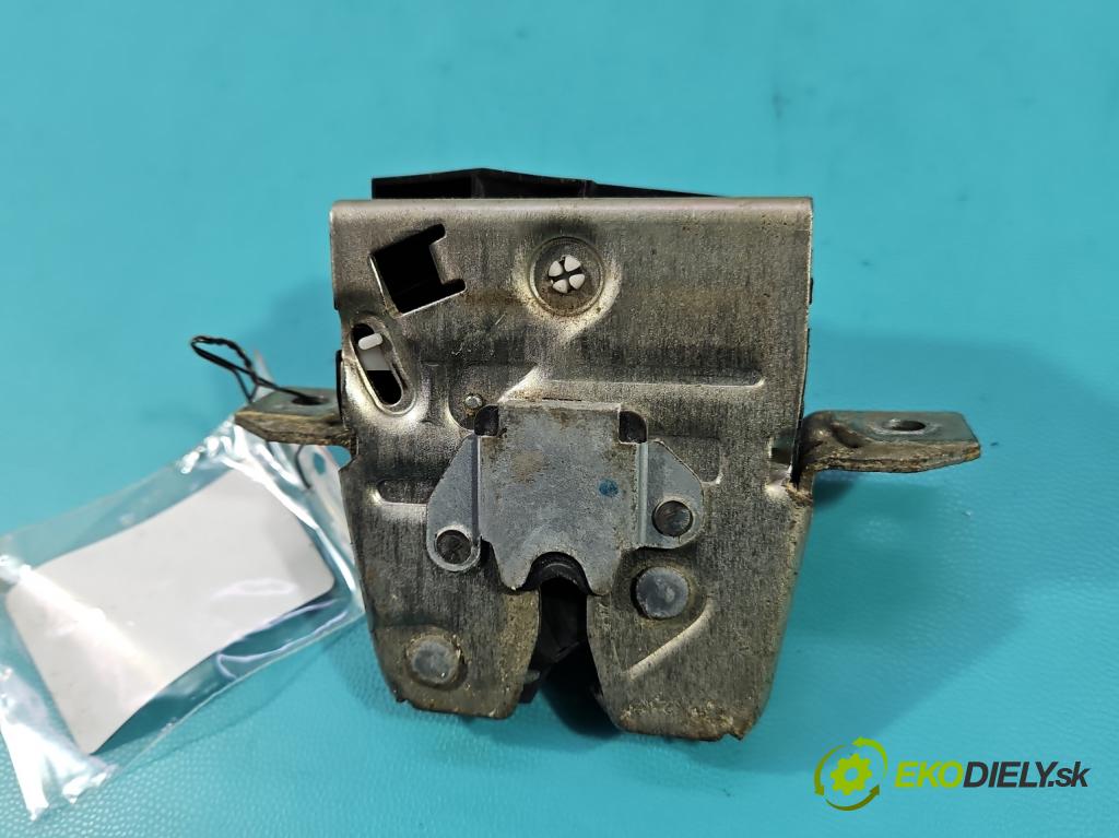 Mercedes B W246 2011-2018 2.1 cdi 136 HP automatic 100 kW 2143 cm3 5- zámok kufrové dvere zadné