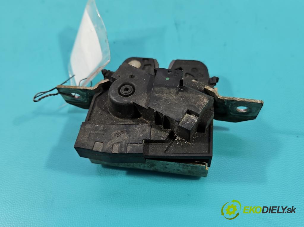 Mercedes B W246 2011-2018 2.1 cdi 136 HP automatic 100 kW 2143 cm3 5- zámok kufrové dvere zadné