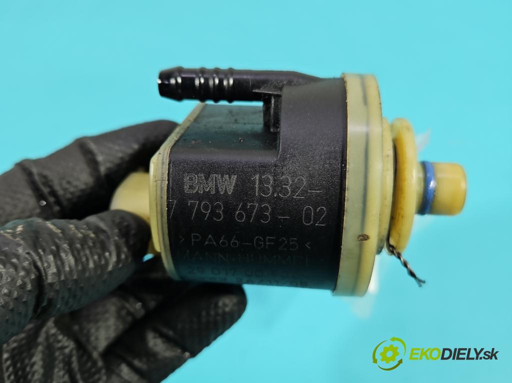 Bmw 3 E90 2005-2013 2.0d M47 163 hp manual 120 kW 1995 cm3 5- Ohřívač: paliva 7793673-02