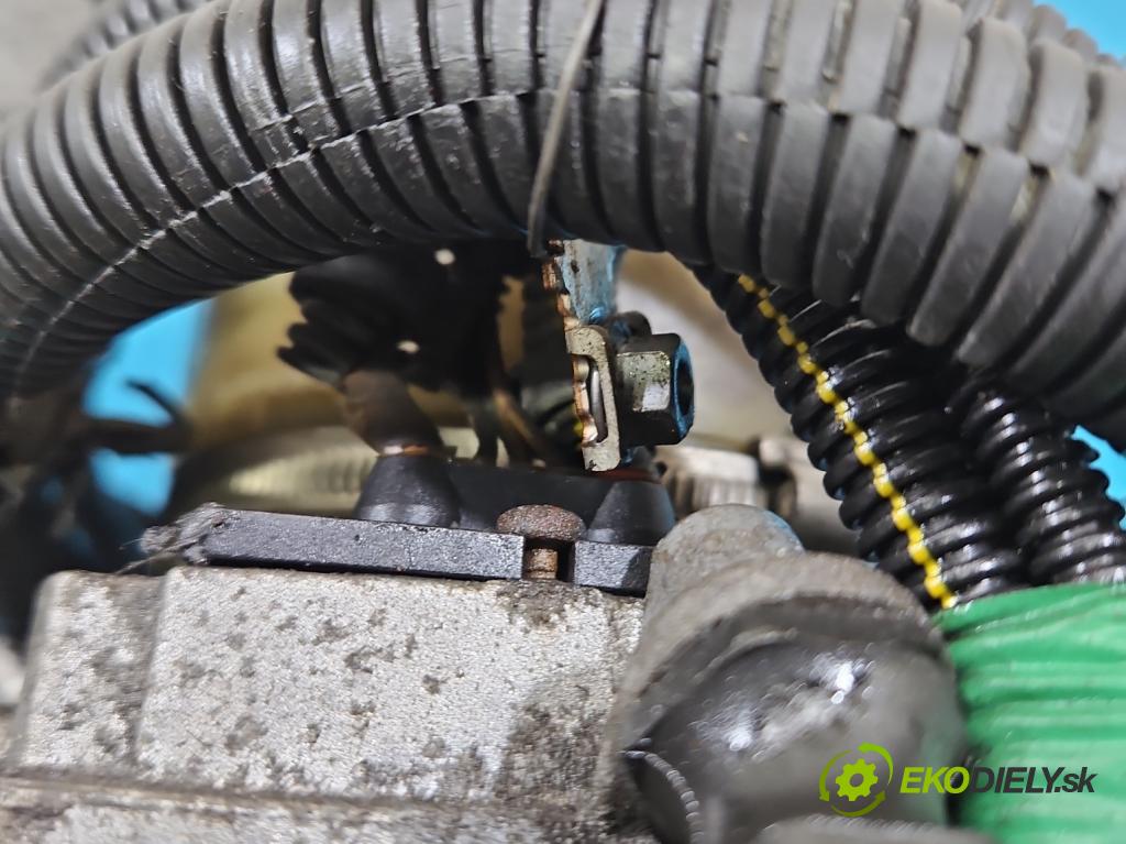 Opel Meriva B 2010-2017 1.4 16V 101 HP manual 74 kW 1398 cm3 5- čerpadlo posilovač  (Servočerpadlo)