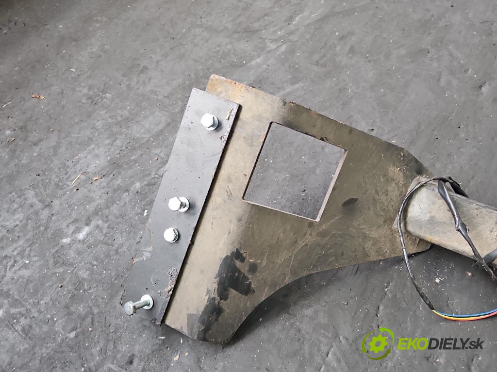 Honda CR-V II 2001-2006 2.0 16V 150 HP manual 110 kW 1998 cm3 5- Hák: vlečení:  (Ťažné zariadenie)