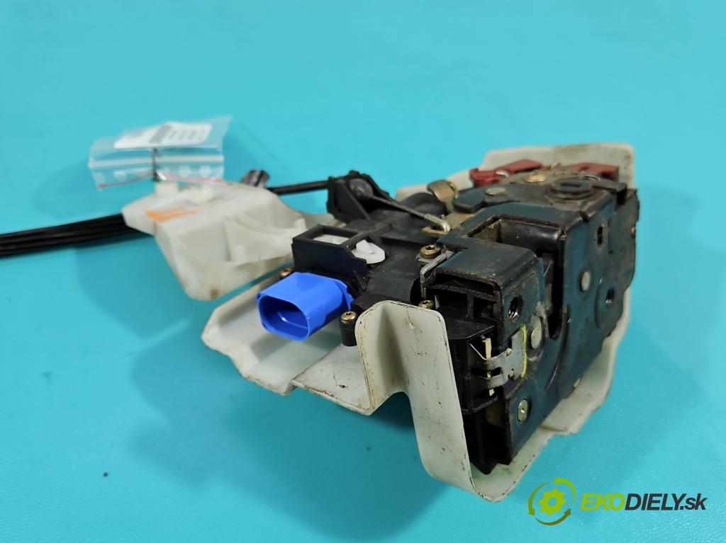 Vw Touran I 2003-2015 1.9 tdi 101 HP manual 74 kW 1896 cm3 5- zámok zadné pravý