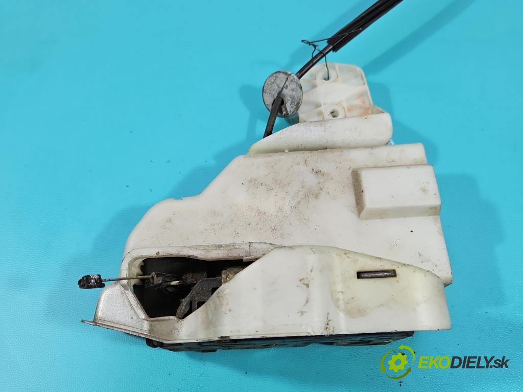 Vw Touran I 2003-2015 1.9 tdi 101 HP manual 74 kW 1896 cm3 5- zámok zadné pravý