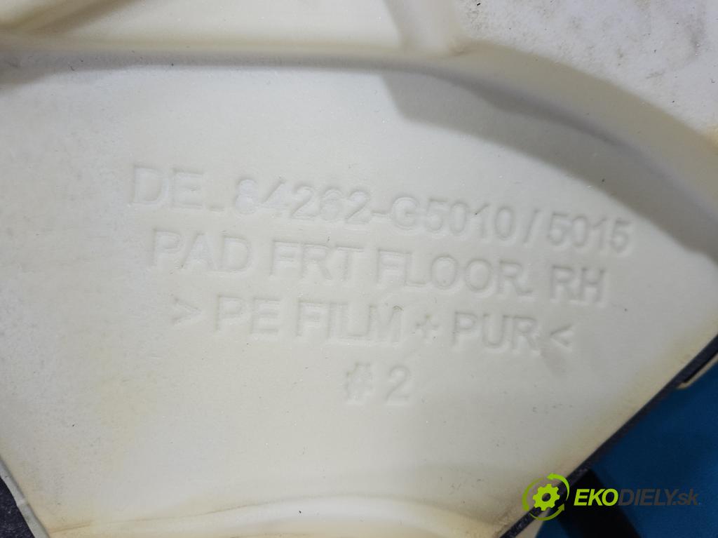 Kia Niro I 2016-2022 1.6 GDI 105 HP automatic 77 kW 1580 cm3 5- koberec do auta ostatné 84262-G5010