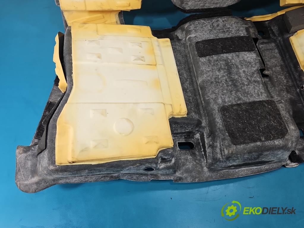 Kia Niro I 2016-2022 1.6 GDI 105 HP automatic 77 kW 1580 cm3 5- koberec do auta ostatné 84262-G5010