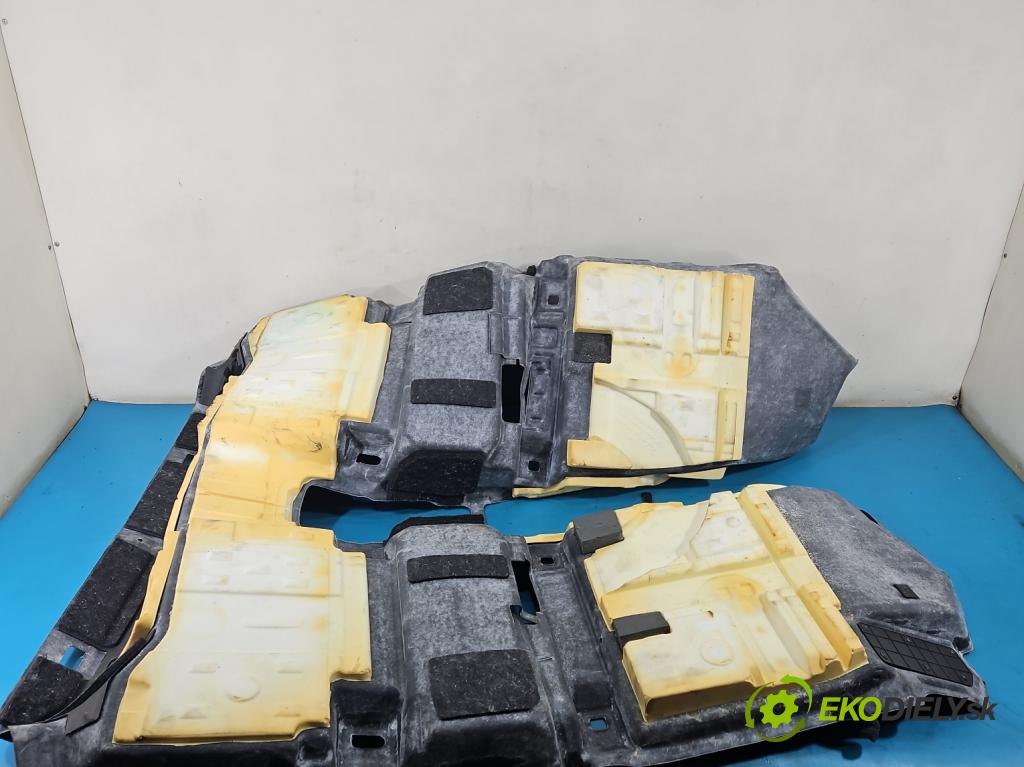 Kia Niro I 2016-2022 1.6 GDI 105 HP automatic 77 kW 1580 cm3 5- koberec do auta ostatné 84262-G5010