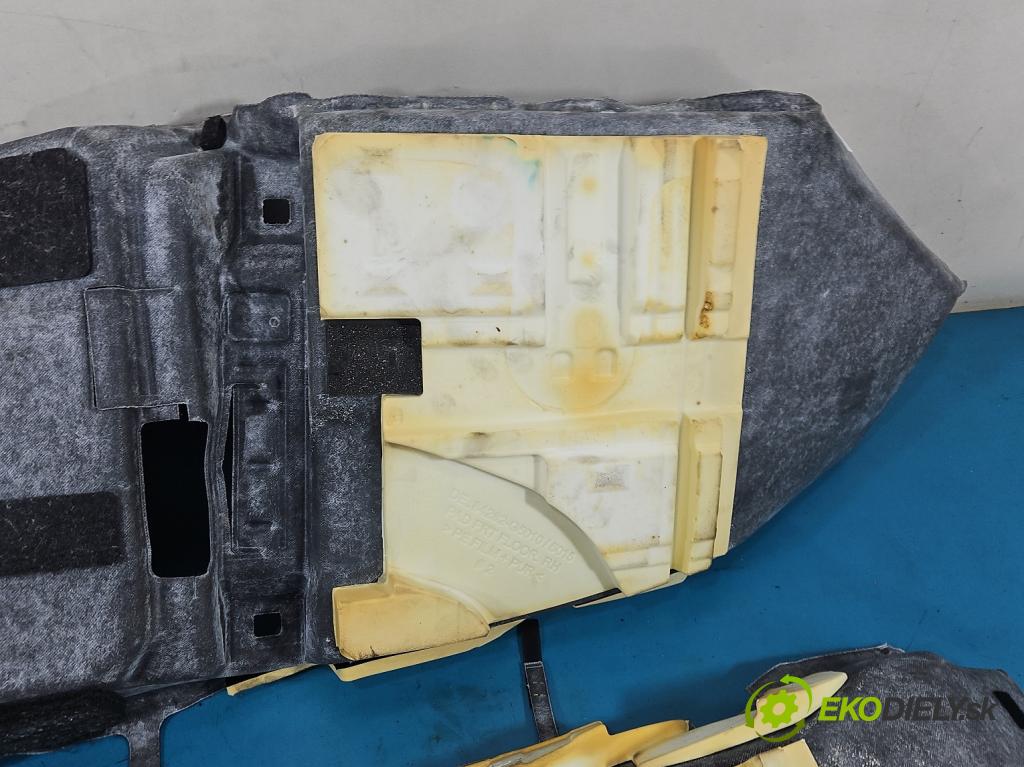 Kia Niro I 2016-2022 1.6 GDI 105 HP automatic 77 kW 1580 cm3 5- koberec do auta ostatné 84262-G5010