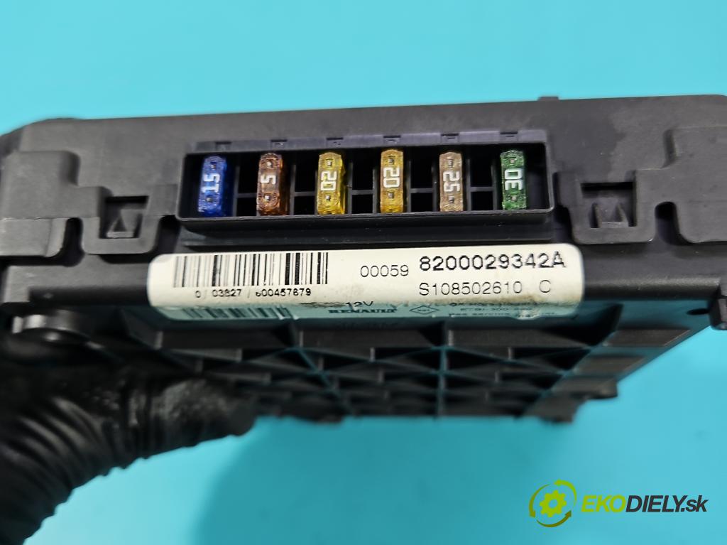 Renault Scenic I 1996-2003 1.6 16V 107 HP manual 79 kW 1598 cm3 5- riadiaca jednotka motora S110038000A