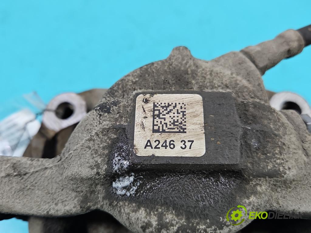 Mercedes B W246  2011-2018 2.1 cdi 136 HP automatic 100 kW 2143 cm3 5- brzdič predné ľavý  (Kľučka dverí ostatné)