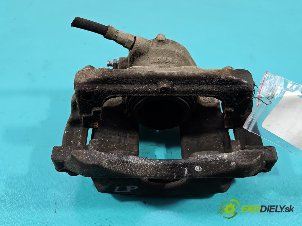 Mercedes B W246  2011-2018 2.1 cdi 136 HP automatic 100 kW 2143 cm3 5- brzdič predné ľavý  (Kľučka dverí ostatné)