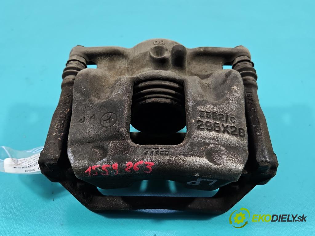 Mercedes B W246  2011-2018 2.1 cdi 136hp automatic 100 kW 2143 cm3 5- brzdič přední levý  (Klika dveří ostatní)