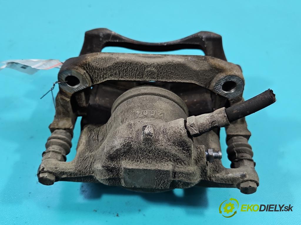 Mercedes B W246  2011-2018 2.1 cdi 136 HP automatic 100 kW 2143 cm3 5- brzdič predné ľavý  (Kľučka dverí ostatné)