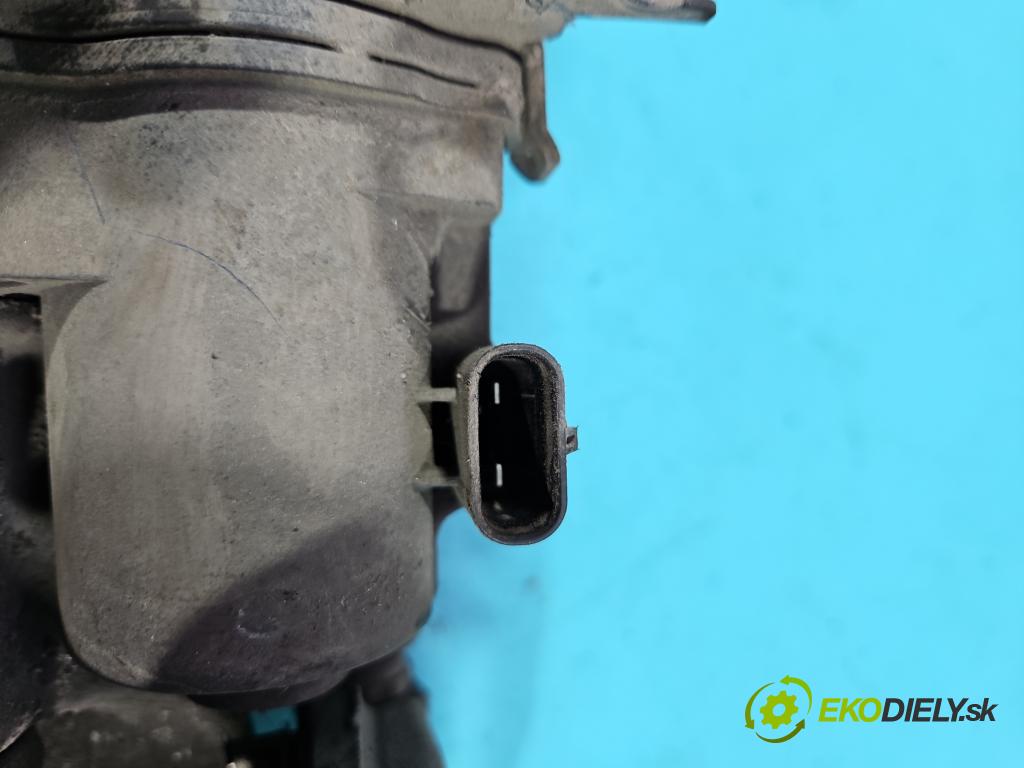 Mercedes B W246  2011-2018 2.1 cdi 136hp automatic 100 kW 2143 cm3 5- brzdič zadní levý  (Klika dveří ostatní)