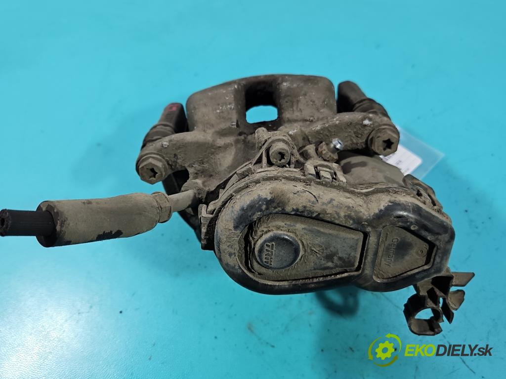 Mercedes B W246  2011-2018 2.1 cdi 136hp automatic 100 kW 2143 cm3 5- brzdič zadní levý  (Klika dveří ostatní)