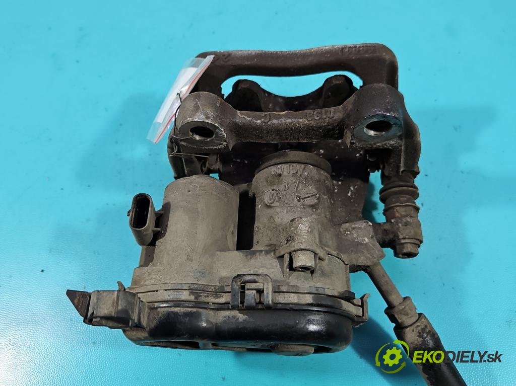 Mercedes B W246  2011-2018 2.1 cdi 136hp automatic 100 kW 2143 cm3 5- brzdič zadní levý  (Klika dveří ostatní)