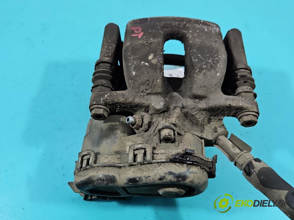 Mercedes B W246  2011-2018 2.1 cdi 136hp automatic 100 kW 2143 cm3 5- brzdič zadní pravý  (Klika dveří ostatní)