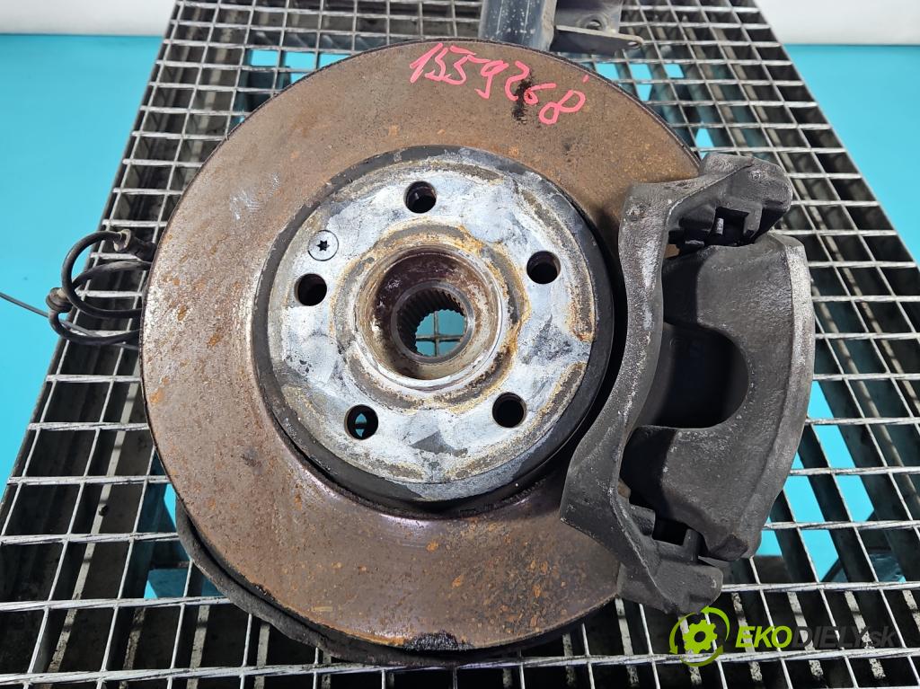 Mercedes B W246  2011-2018 2.1 cdi 136 HP automatic 100 kW 2143 cm3 5- náboj pravé  (Náboj kolesa)