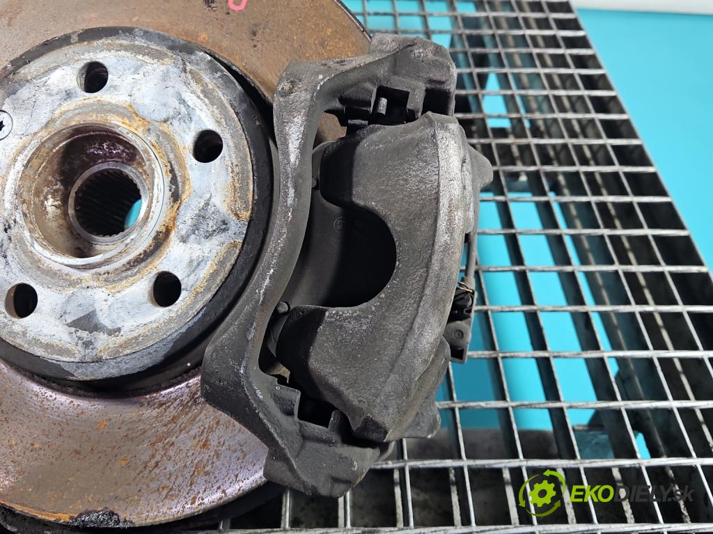 Mercedes B W246  2011-2018 2.1 cdi 136hp automatic 100 kW 2143 cm3 5- brzdič přední pravý  (Klika dveří ostatní)