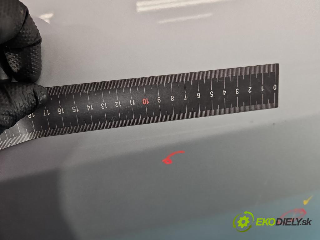 Fiat Punto Grande 1.4 8V 77 HP manual 57 kW 1368 cm3 5- dvere zadné ľavé  (Kľučka dverí ostatné)