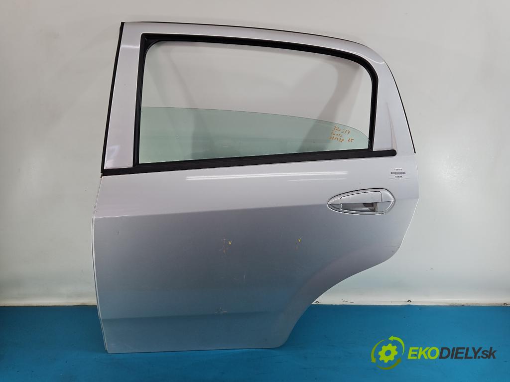 Fiat Punto Grande 1.4 8V 77 HP manual 57 kW 1368 cm3 5- dvere zadné ľavé  (Kľučka dverí ostatné)