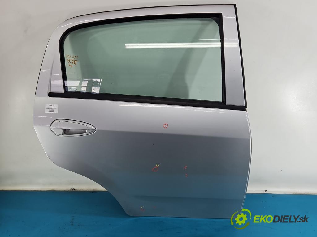 Fiat Punto Grande 1.4 8V 77 HP manual 57 kW 1368 cm3 5- dvere zadné pravé  (Kľučka dverí ostatné)